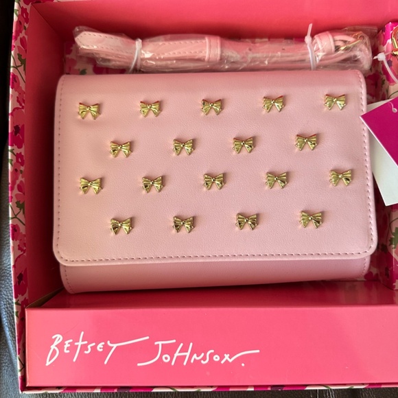 Betsey Johnson 3 Pc gift set Sybil Collection Bow - Picture 2 of 8